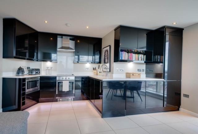 Tallest Building In The City Centre Sleeps 5 Incredible City Mountain And Lagan Views Μπέλφαστ Εξωτερικό φωτογραφία