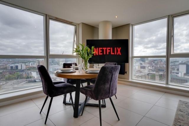 Tallest Building In The City Centre Sleeps 5 Incredible City Mountain And Lagan Views Μπέλφαστ Εξωτερικό φωτογραφία