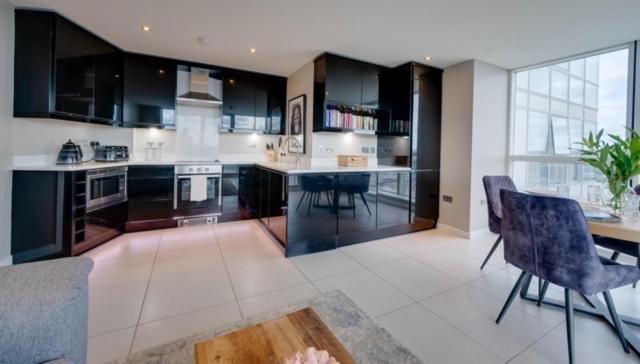 Tallest Building In The City Centre Sleeps 5 Incredible City Mountain And Lagan Views Μπέλφαστ Εξωτερικό φωτογραφία